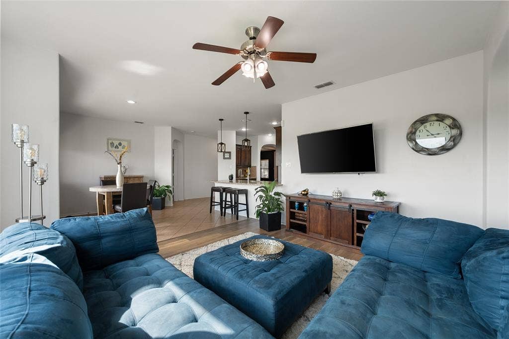 1060 Doe Meadow Drive, Fort Worth, TX 76028