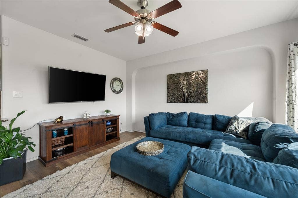 1060 Doe Meadow Drive, Fort Worth, TX 76028