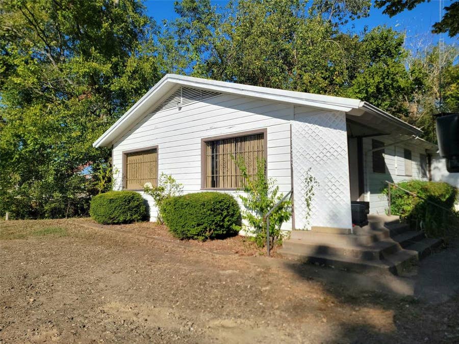 Property photo for 203 S Walnut, Clarksville, TX