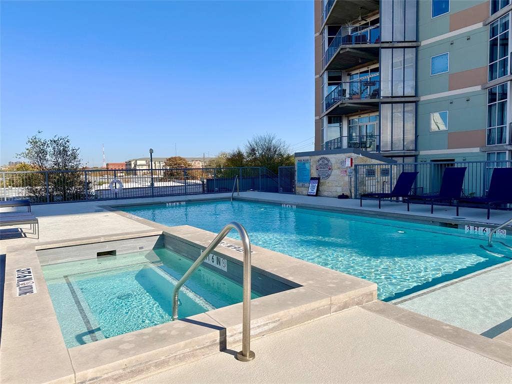 1001 Belleview Street, #307, Dallas, TX 75215 Resort-style amenities including a pool, spa, firepit, and BBQ area