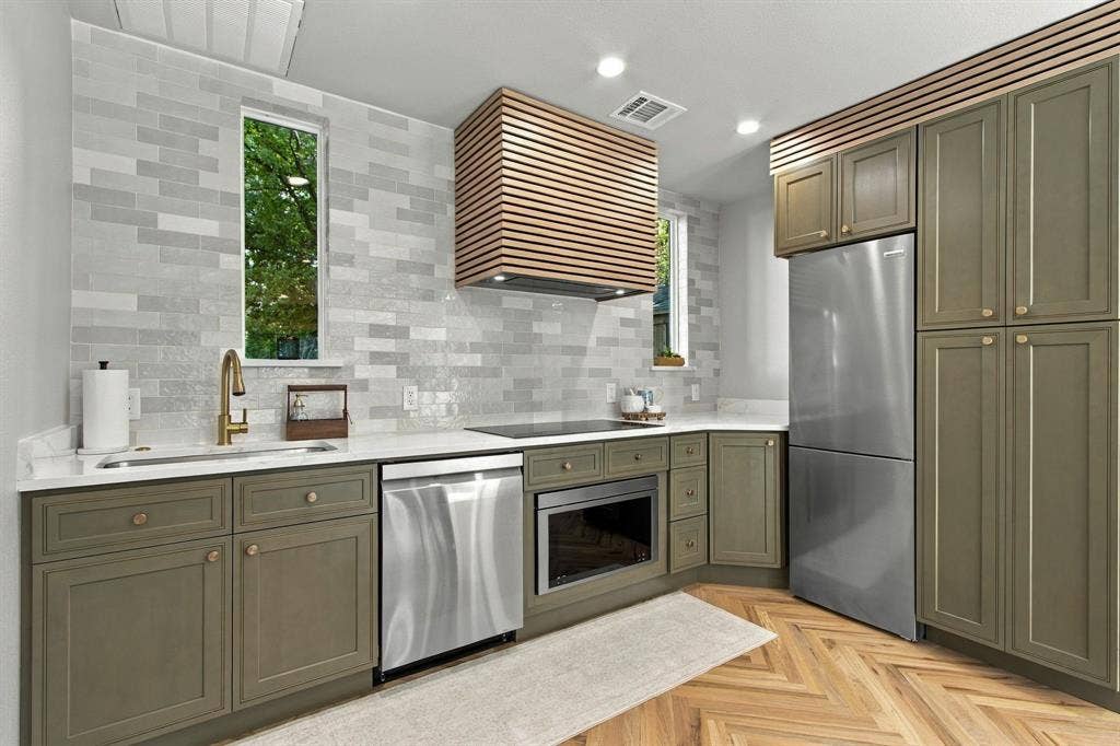 616 W Virginia Street, McKinney, TX 75069 616 W Virginia Street, McKinney, TX 75069