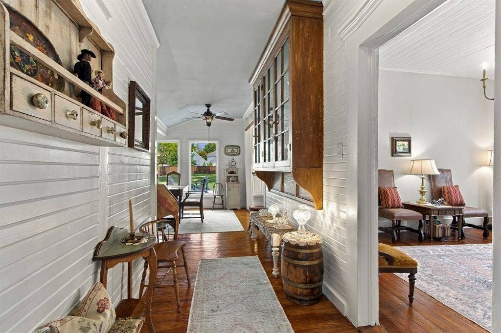 616 W Virginia Street, McKinney, TX 75069 616 W Virginia Street, McKinney, TX 75069