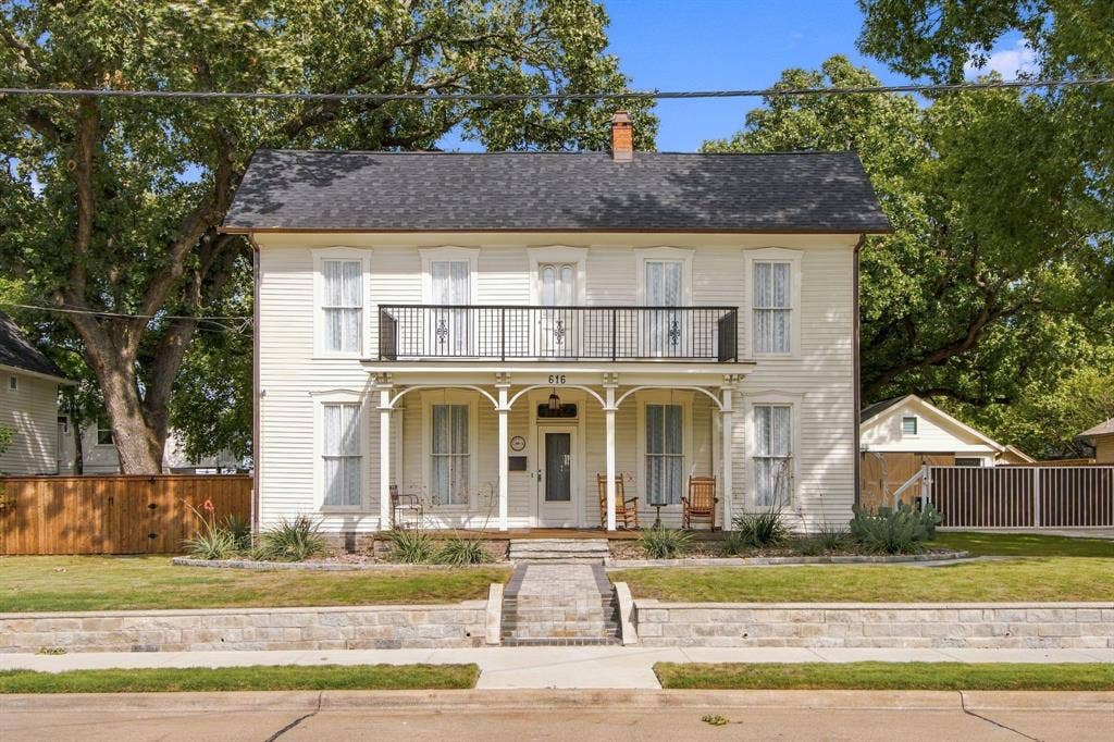 616 W Virginia Street, McKinney, TX 75069 616 W Virginia Street, McKinney, TX 75069