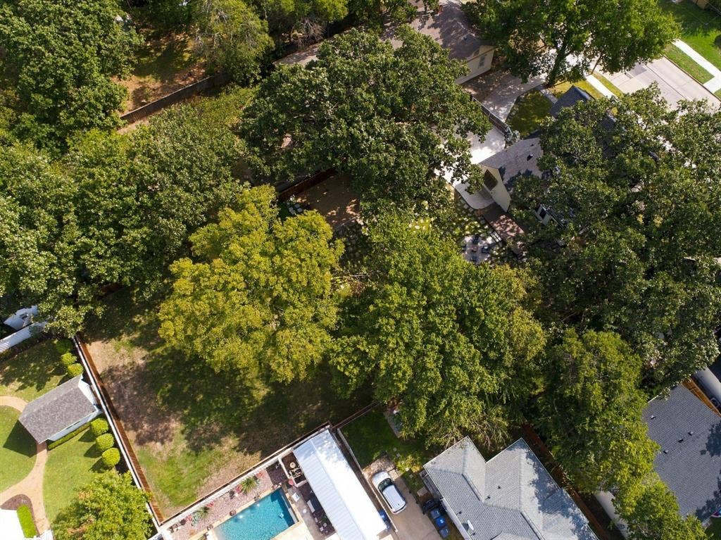 616 W Virginia Street, McKinney, TX 75069 616 W Virginia Street, McKinney, TX 75069