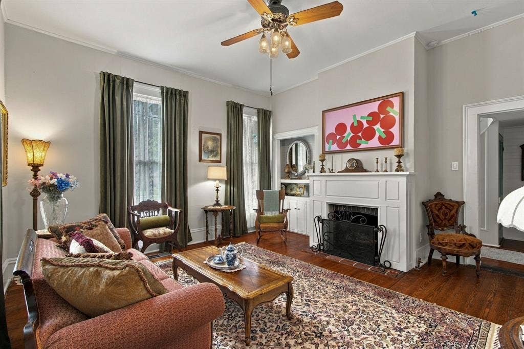 616 W Virginia Street, McKinney, TX 75069 616 W Virginia Street, McKinney, TX 75069