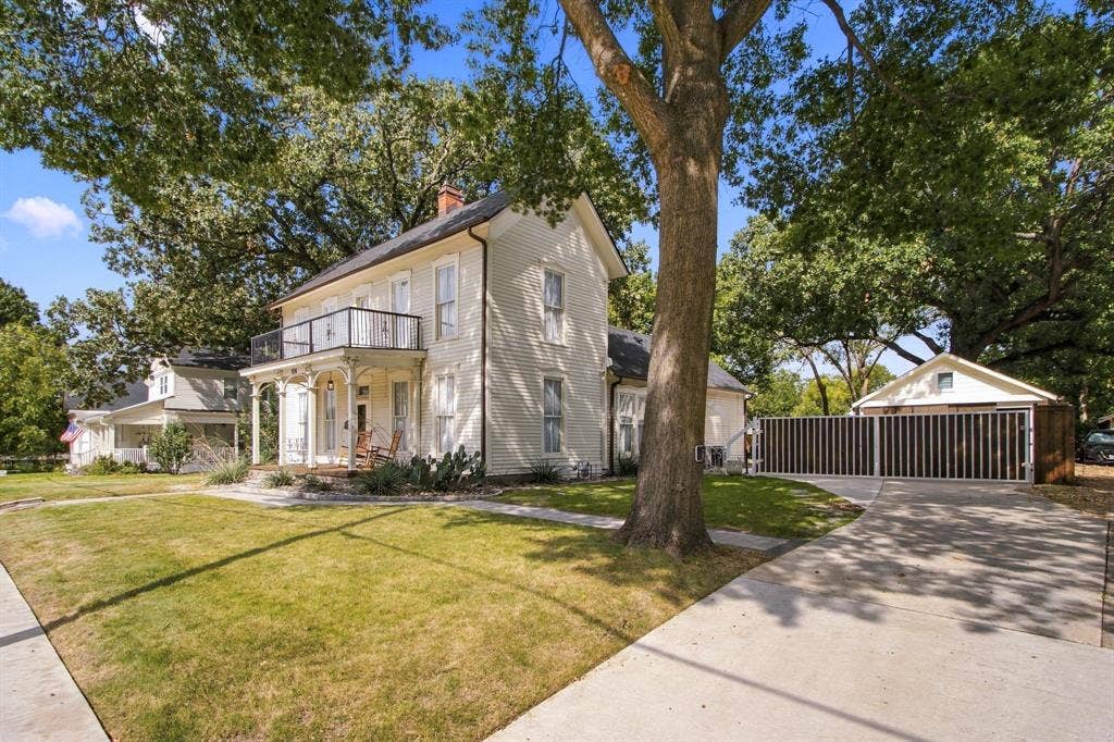616 W Virginia Street, McKinney, TX 75069 616 W Virginia Street, McKinney, TX 75069
