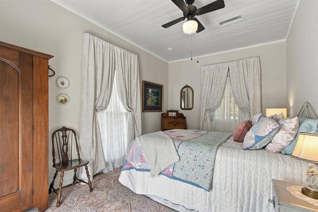 616 W Virginia Street, McKinney, TX 75069 616 W Virginia Street, McKinney, TX 75069