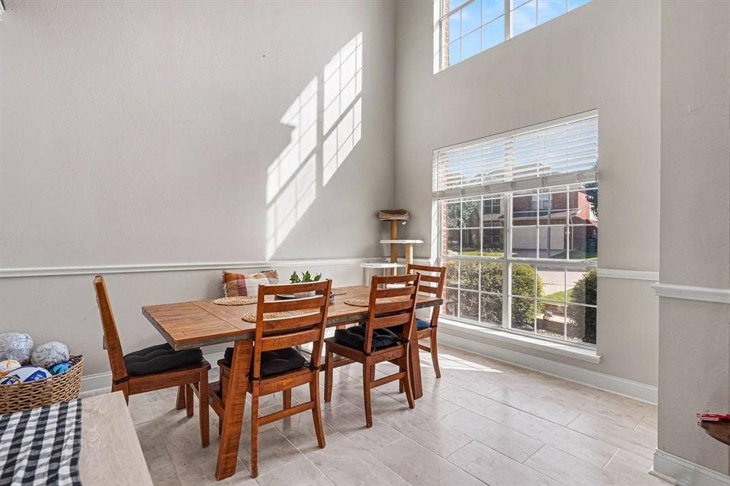 5004 Valleyside Drive, Fort Worth, TX 76123