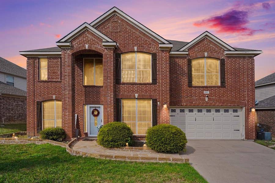 Property photo for 5004 Valleyside Drive, Fort Worth, TX