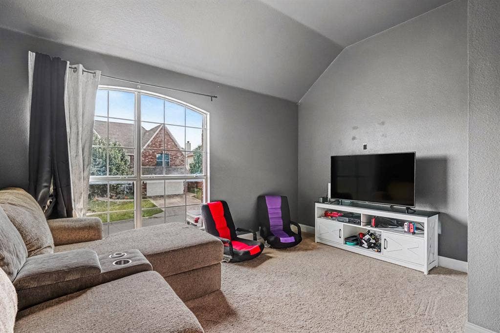 5004 Valleyside Drive, Fort Worth, TX 76123