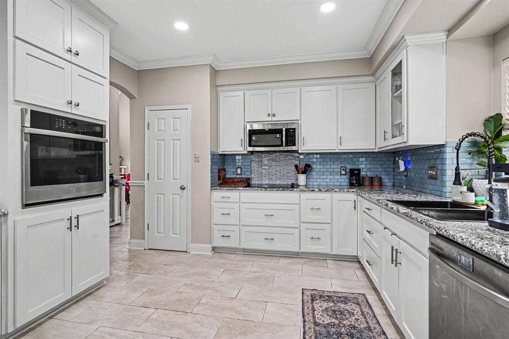 5004 Valleyside Drive, Fort Worth, TX 76123