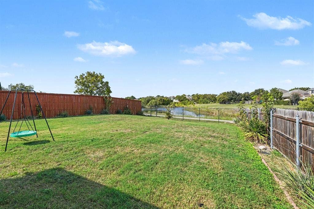 5004 Valleyside Drive, Fort Worth, TX 76123
