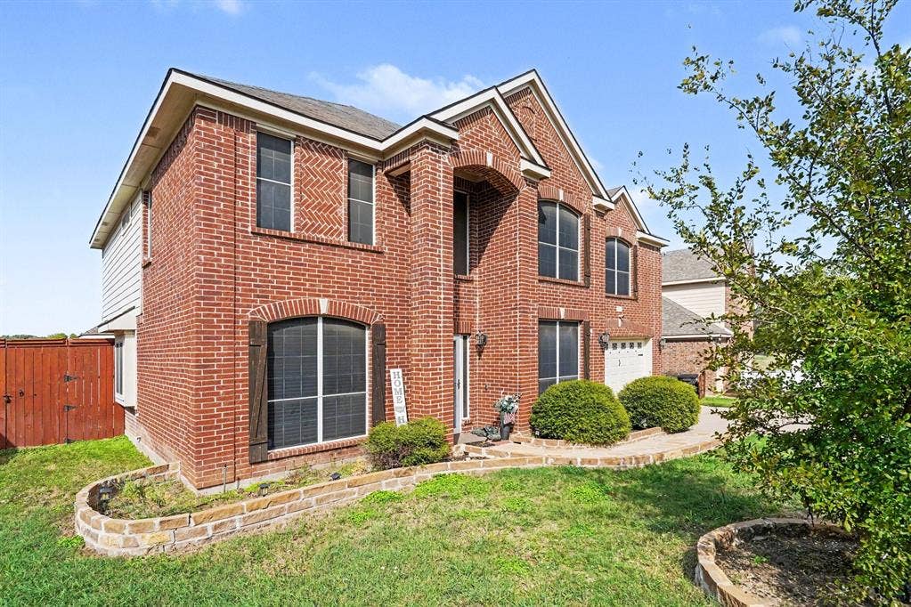 5004 Valleyside Drive, Fort Worth, TX 76123
