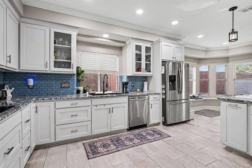 5004 Valleyside Drive, Fort Worth, TX 76123