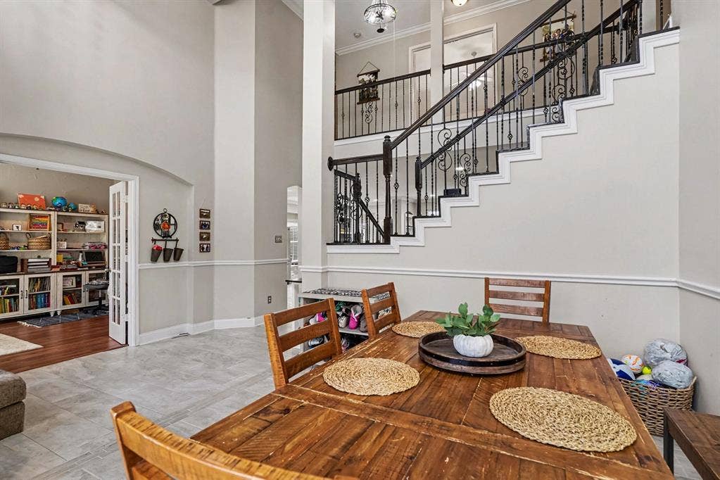 5004 Valleyside Drive, Fort Worth, TX 76123