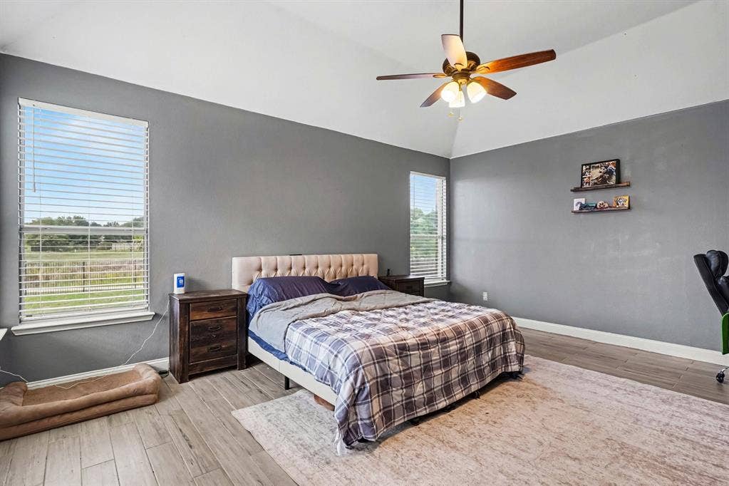 5004 Valleyside Drive, Fort Worth, TX 76123