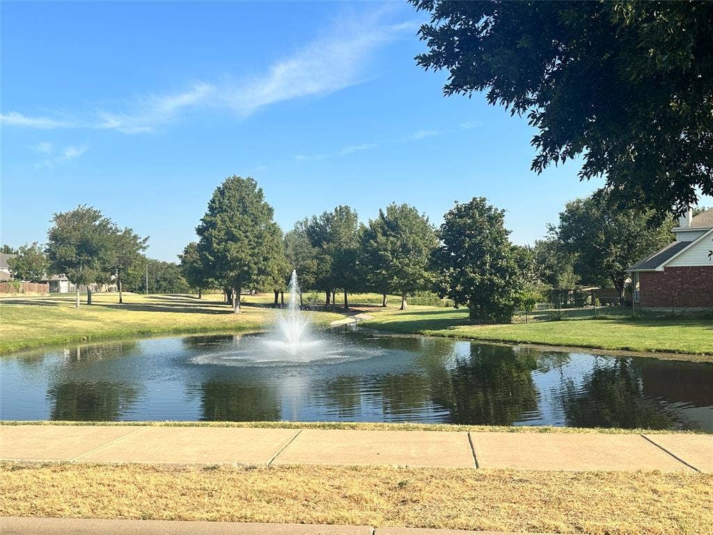 5004 Valleyside Drive, Fort Worth, TX 76123