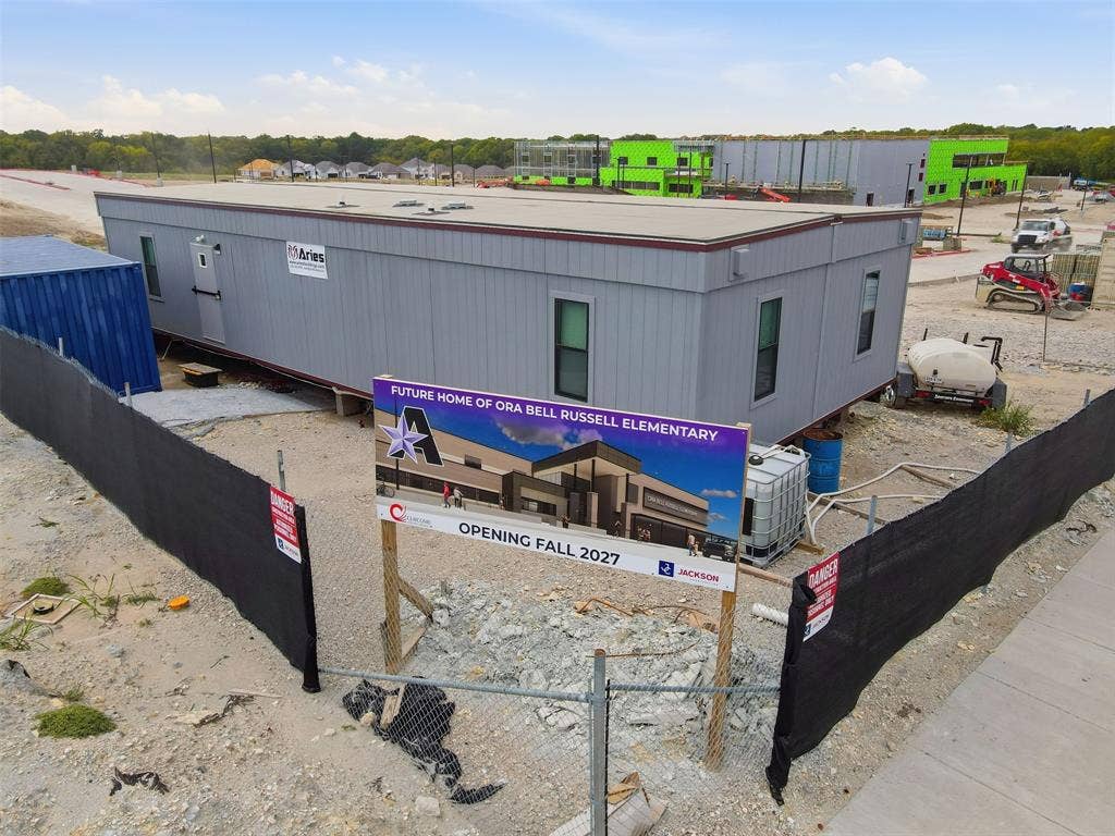 Elementary school in progress in the neighborhood opening Fall 2027