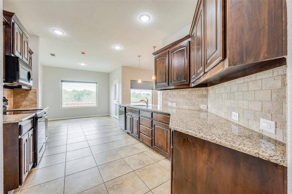 13841 Langston Lake Road, Fort Worth, TX 76262