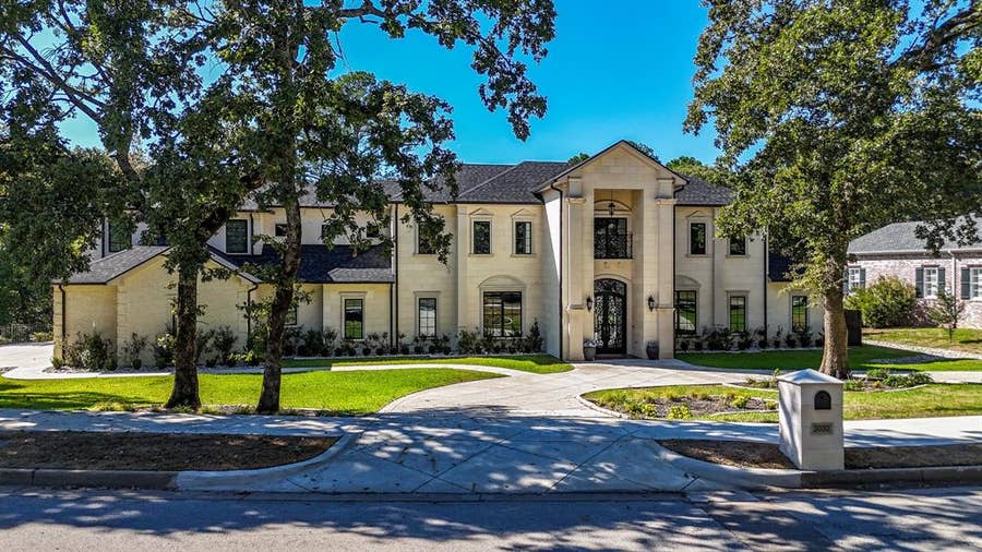 Property photo for 3030 Stonegate Boulevard, Tyler, TX