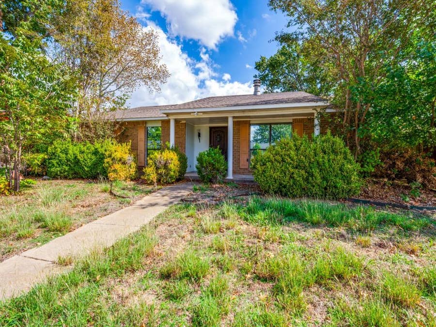 Property photo for 3218 Rose Hill Road, Carrollton, TX