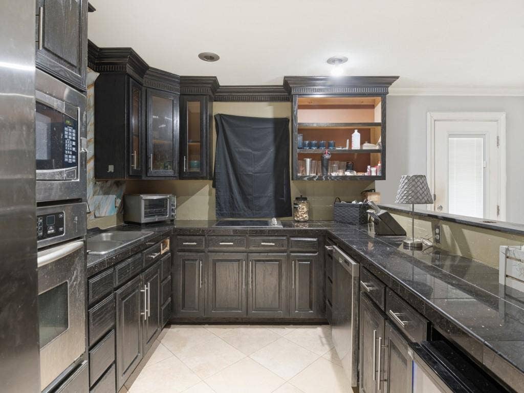 3218 Rose Hill Road, Carrollton, TX 75007 3218 Rose Hill Road, Carrollton, TX 75007