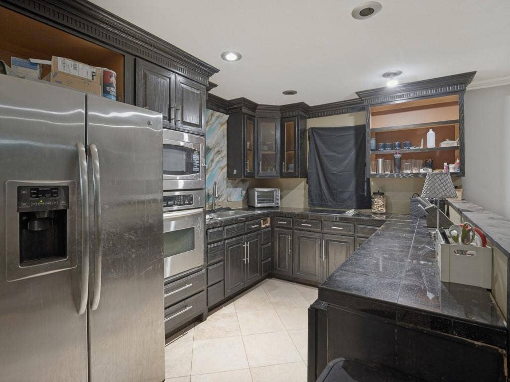 3218 Rose Hill Road, Carrollton, TX 75007 3218 Rose Hill Road, Carrollton, TX 75007