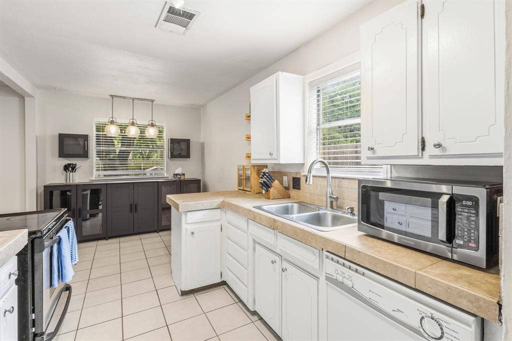 2804 Mintwood Place, Arlington, TX 76016
