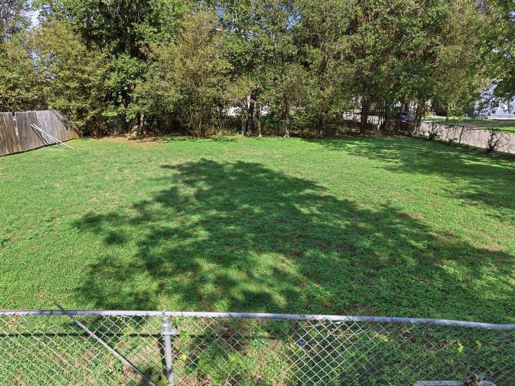 1109 Alvarado Street, Cleburne, TX 76031