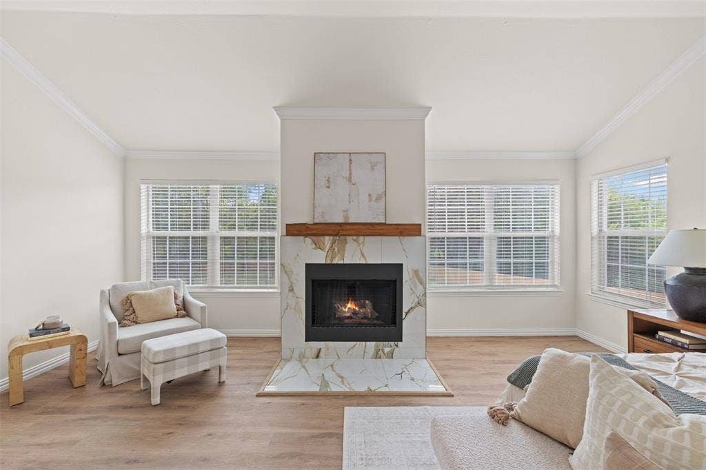 5860 Newt Patterson Road, Mansfield, TX 76063 Primary bedroom with wood burning fireplace