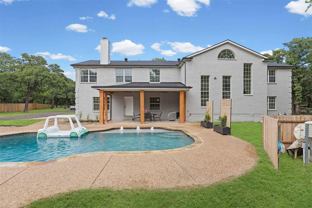 5860 Newt Patterson Road, Mansfield, TX 76063 9 foot diving pool with tanning ledge