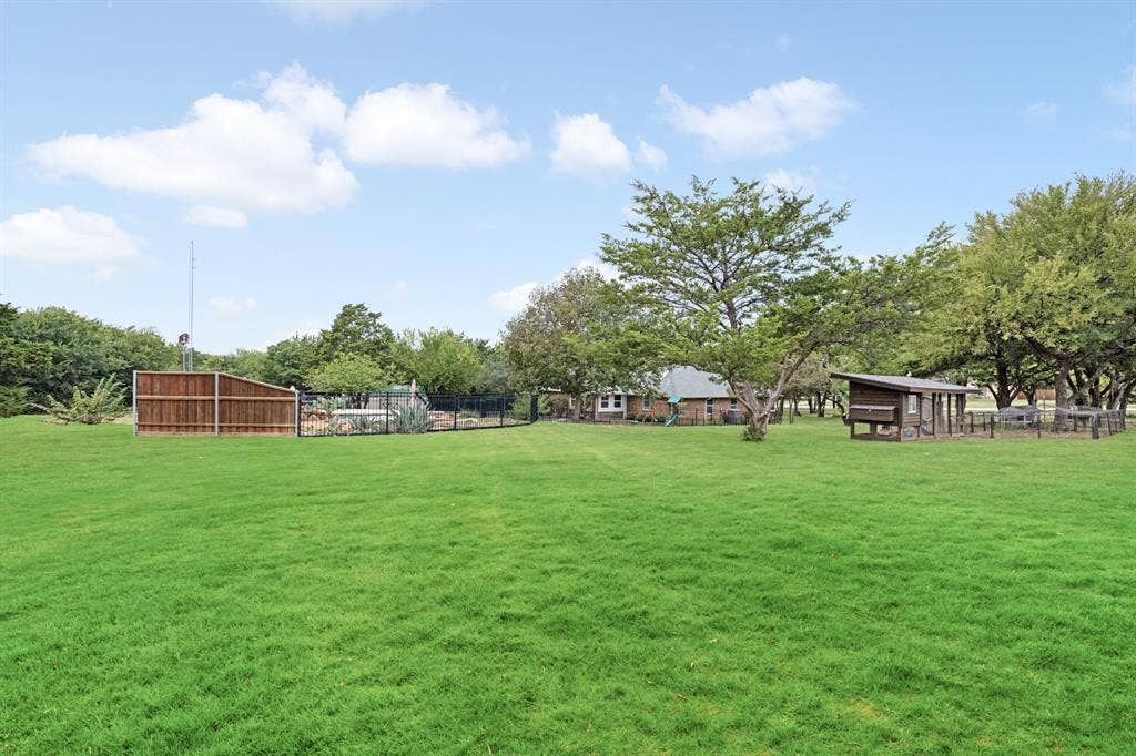 315 Cedar Hill Circle, Lowry Crossing, TX 75407