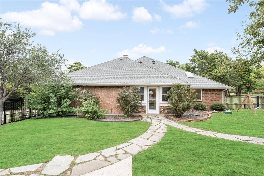 315 Cedar Hill Circle, Lowry Crossing, TX 75407