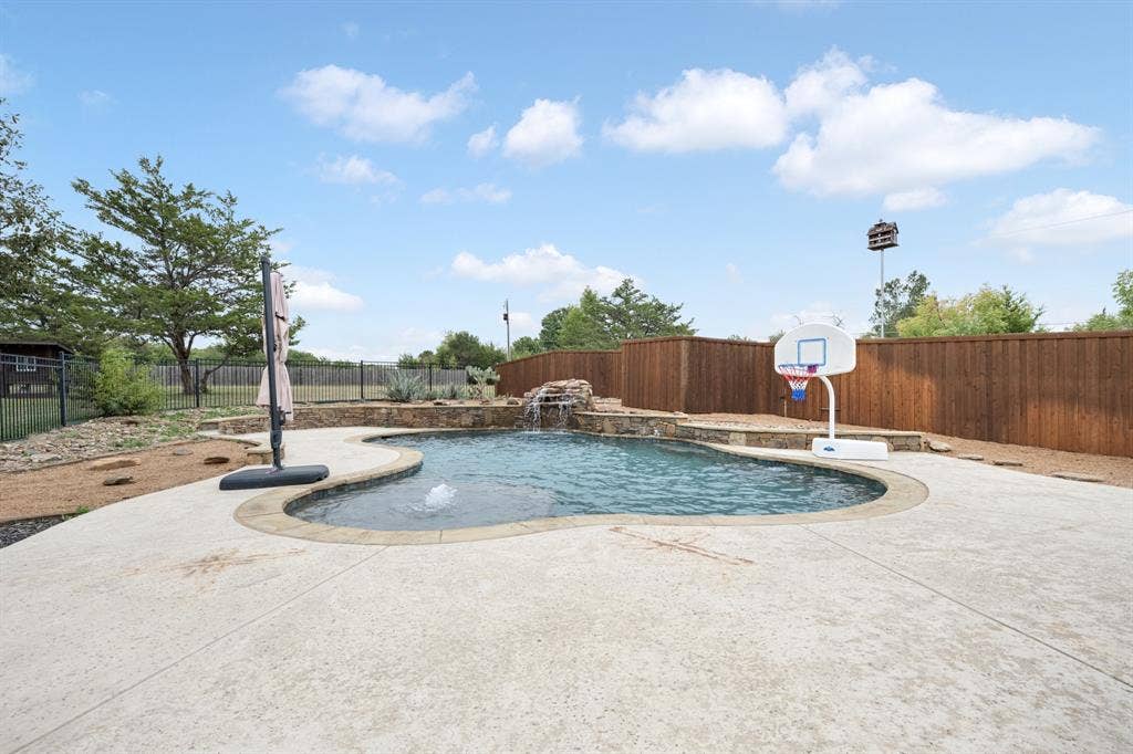 315 Cedar Hill Circle, Lowry Crossing, TX 75407