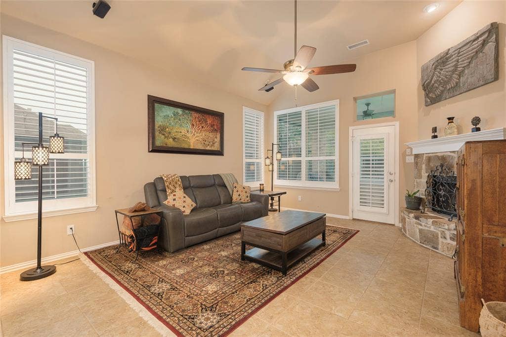 5320 Grovewood Drive, McKinney, TX 75071 5320 Grovewood Drive, McKinney, TX 75071