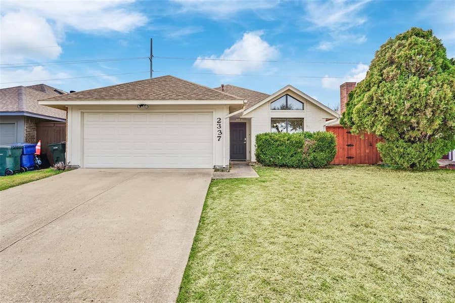 Property photo for 2337 Shalimar Drive, Garland, TX