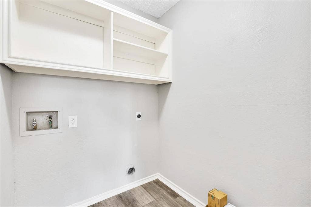 2337 Shalimar Drive, Garland, TX 75040 2337 Shalimar Drive, Garland, TX 75040