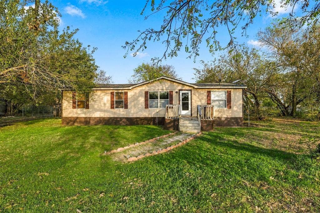 1250 Nutmeg Lane, Ponder, TX 76259