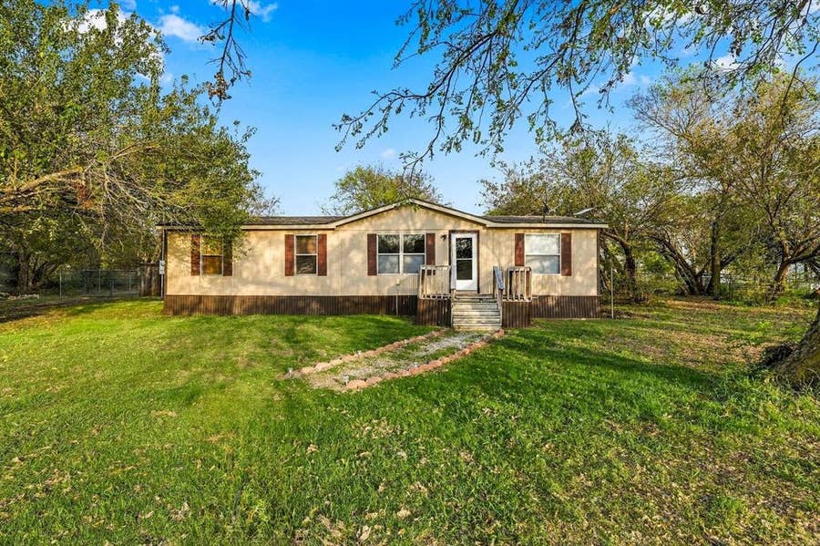 Property photo for 1250 Nutmeg Lane, Ponder, TX