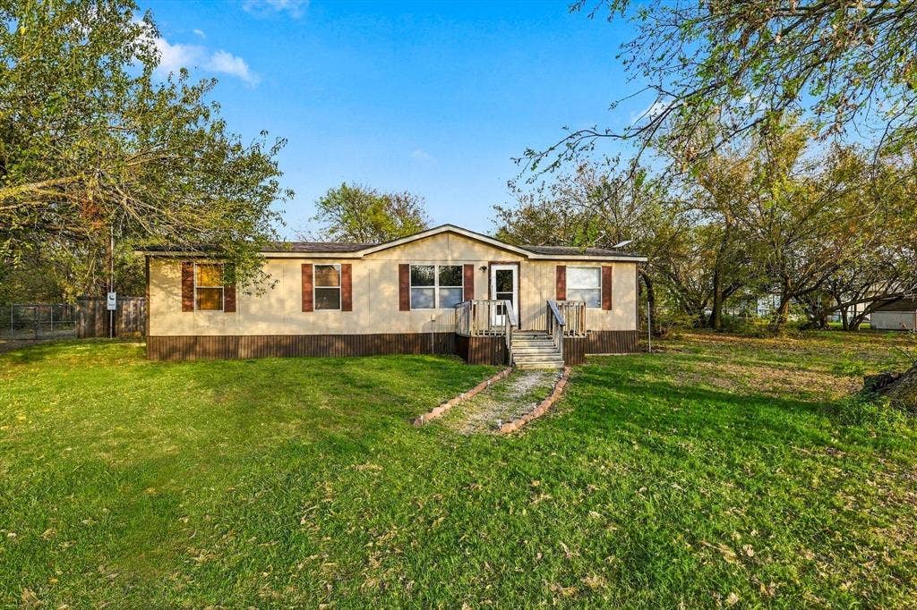 1250 Nutmeg Lane, Ponder, TX 76259