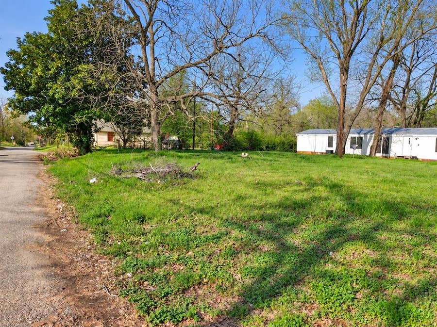 Property photo for TBD NE 11TH Street NE, Paris, TX