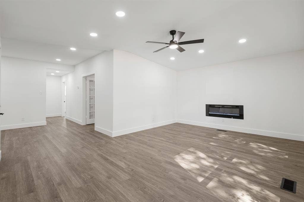 1715 Salem Street, Irving, TX 75061 1715 Salem Street, Irving, TX 75061