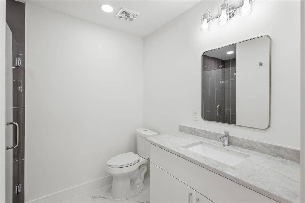 1715 Salem Street, Irving, TX 75061 1715 Salem Street, Irving, TX 75061