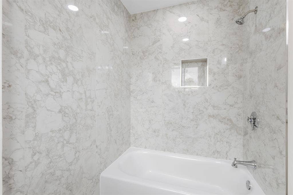 1715 Salem Street, Irving, TX 75061 1715 Salem Street, Irving, TX 75061