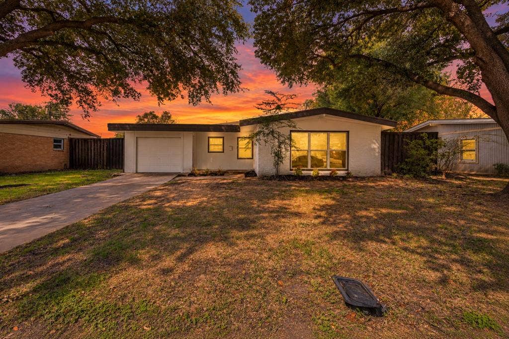1715 Salem Street, Irving, TX 75061 1715 Salem Street, Irving, TX 75061