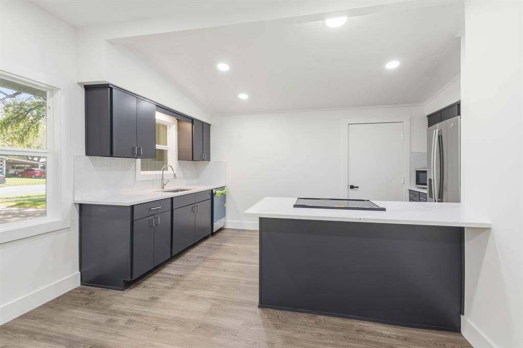 1715 Salem Street, Irving, TX 75061 1715 Salem Street, Irving, TX 75061