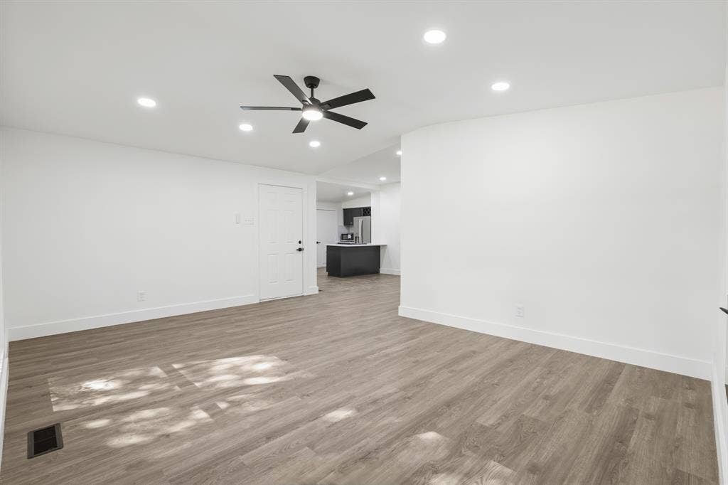 1715 Salem Street, Irving, TX 75061 1715 Salem Street, Irving, TX 75061