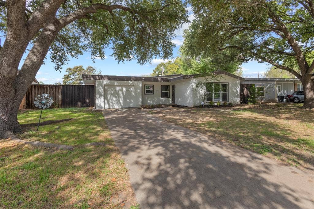 1715 Salem Street, Irving, TX 75061 1715 Salem Street, Irving, TX 75061