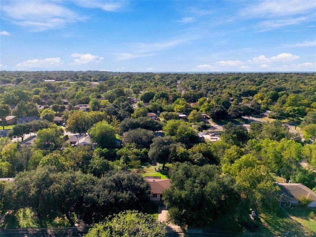 3821 Cobbs Drive, Waco, TX 76708 3821 Cobbs Drive, Waco, TX 76708