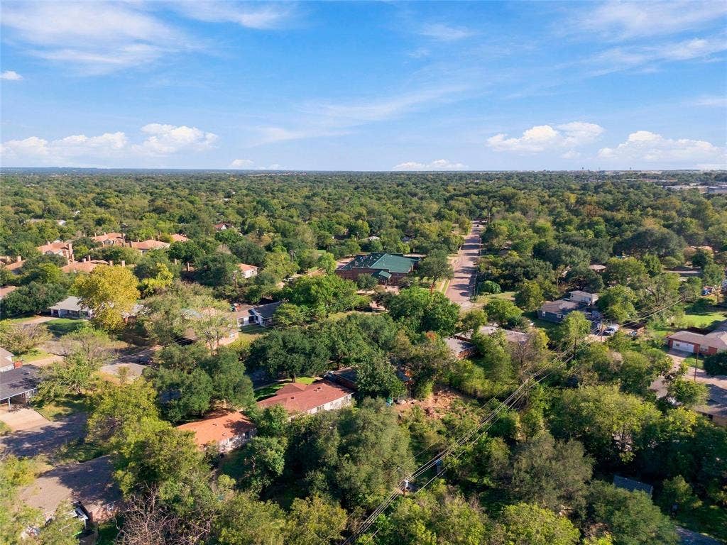 3821 Cobbs Drive, Waco, TX 76708 3821 Cobbs Drive, Waco, TX 76708